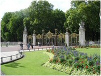 Free London Events - Talk the Walk London - Queen Victoria Memorial, Queen's Gardens